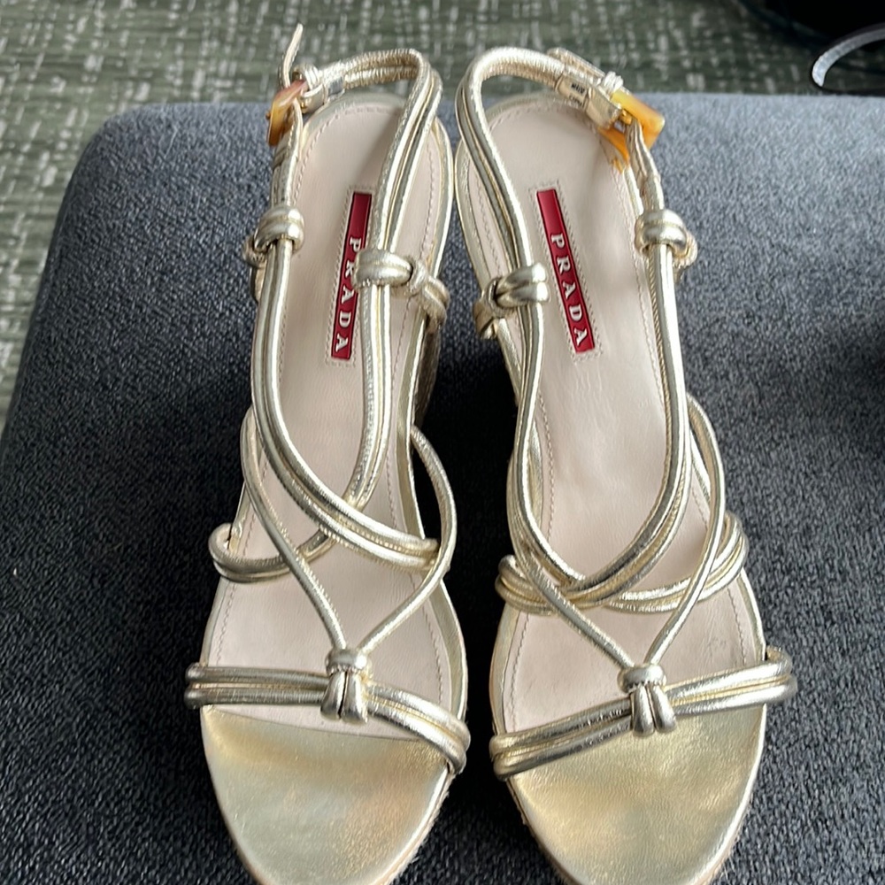 Gold lame leather woven PRADA wedge sandals with jute wedge size 38